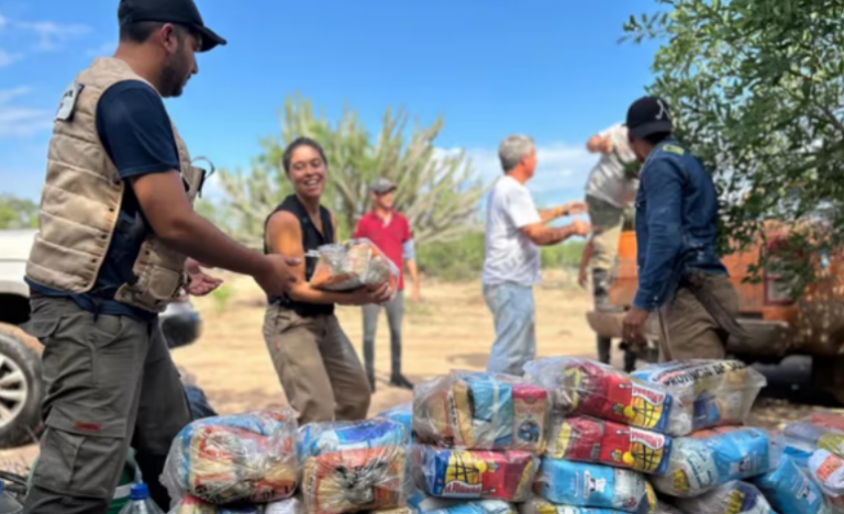 Crecida del Bermejo: Despliegan asistencia aérea, fluvial y terrestre en el norte